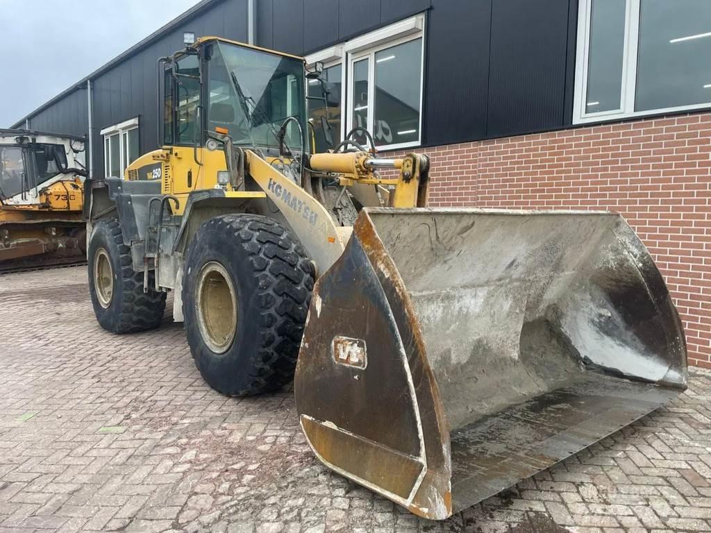 Komatsu WA250-5 Hjullastare