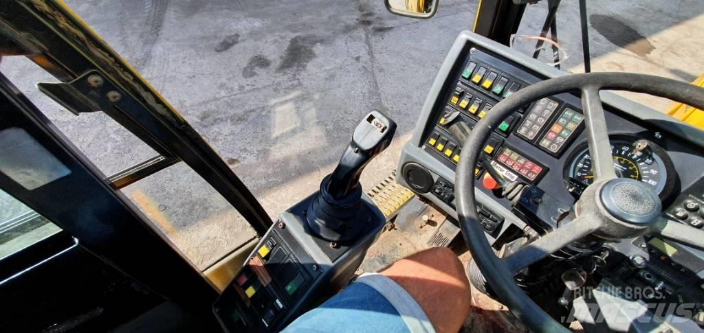 Demag AC 40-1 City Allterrängkranar
