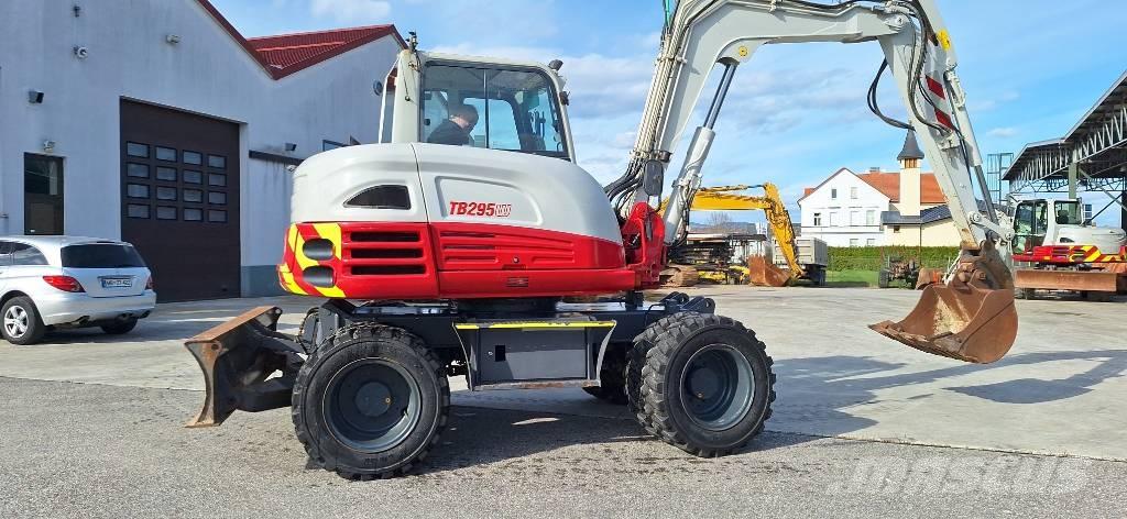 Takeuchi TB 295W Hjulgrävare