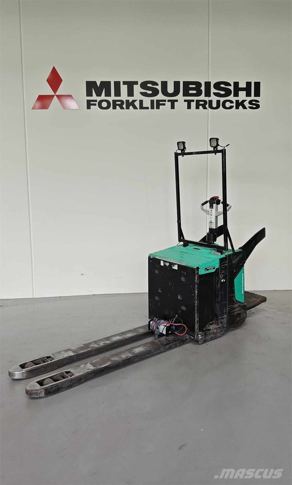 Mitsubishi PBV20N2 Flaktruck