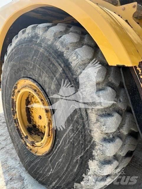 CAT 740B Midjestyrd dumper