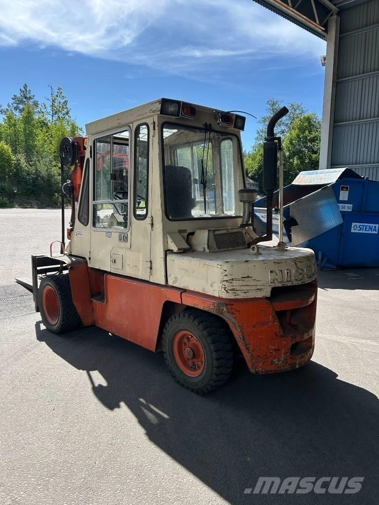 Nissan YGF03 Dieselmotviktstruckar