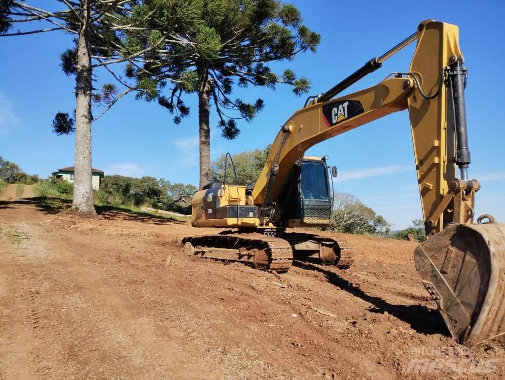 CAT 320D2 Bandgrävare