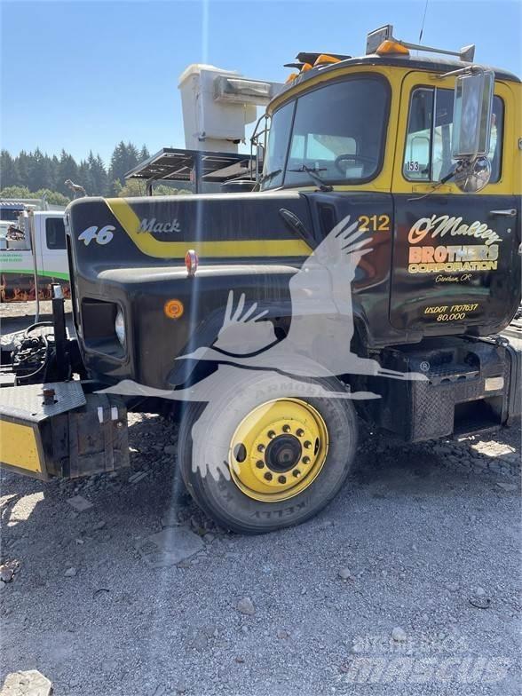 Mack DM688S Dragbilar