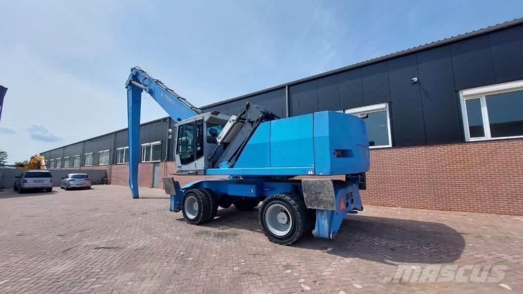 Fuchs MHL360 Avfalls / industri hantering
