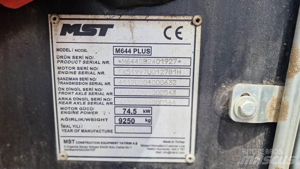 MST M644 PLUS Grävlastare