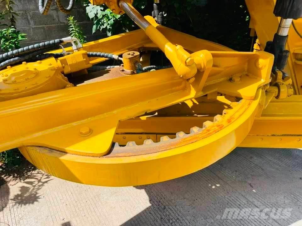 CAT 140h Väghyvlar