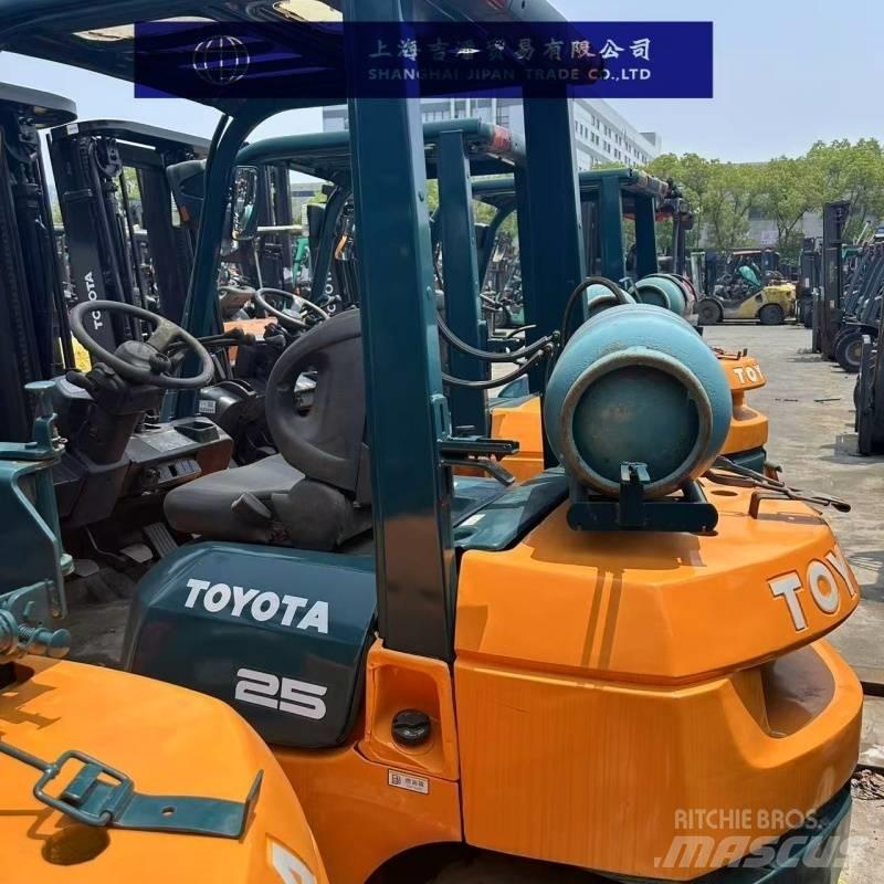 Toyota 25 Dieselmotviktstruckar
