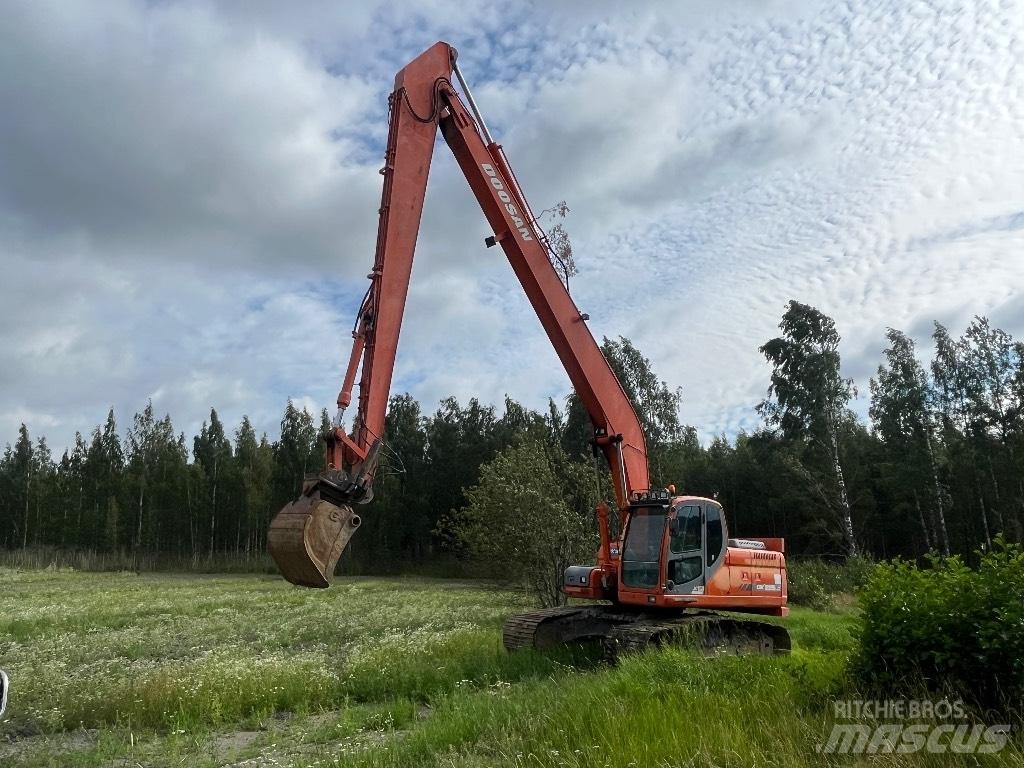 Doosan DX 225 LC Grävmaskiner med lång räckvidd