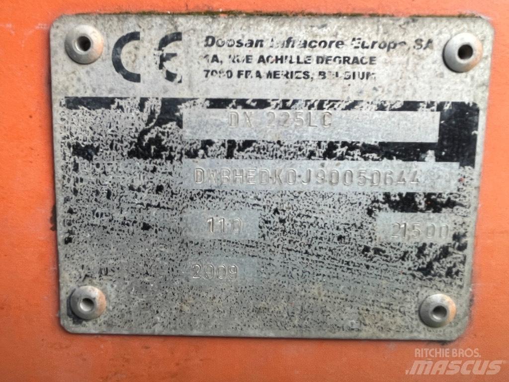 Doosan DX 225 LC Grävmaskiner med lång räckvidd