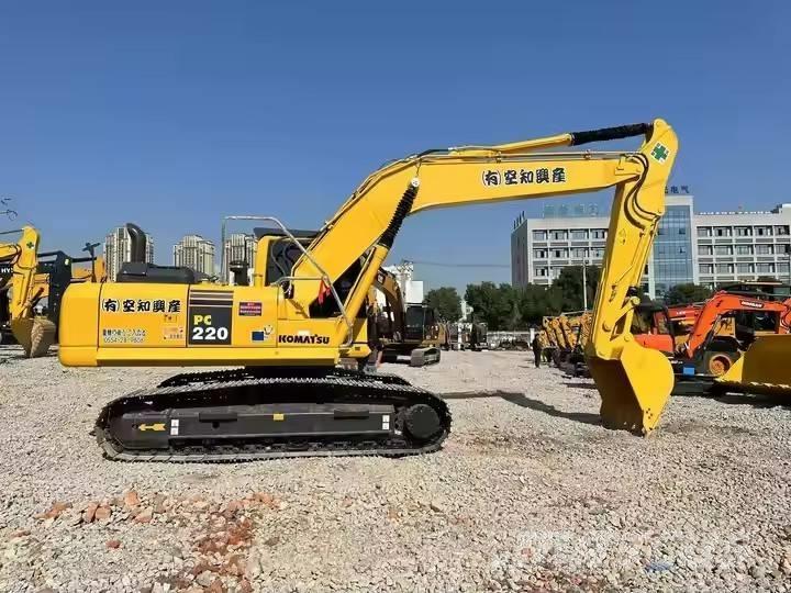 Komatsu PC 220 Bandgrävare