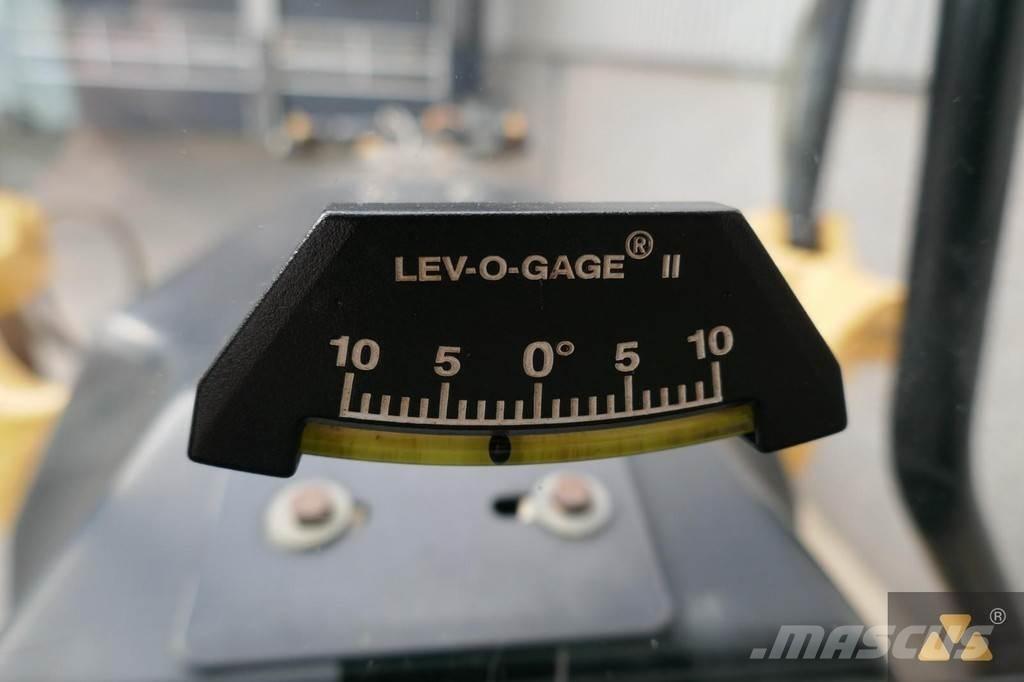 CAT 140M2 Väghyvlar