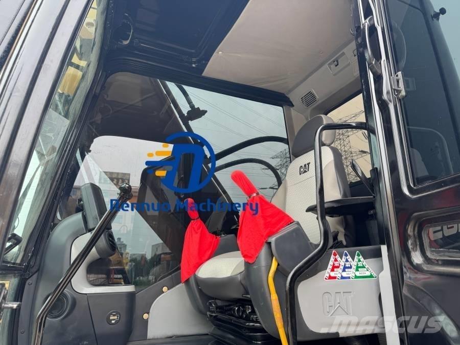 CAT 320D2 Bandgrävare