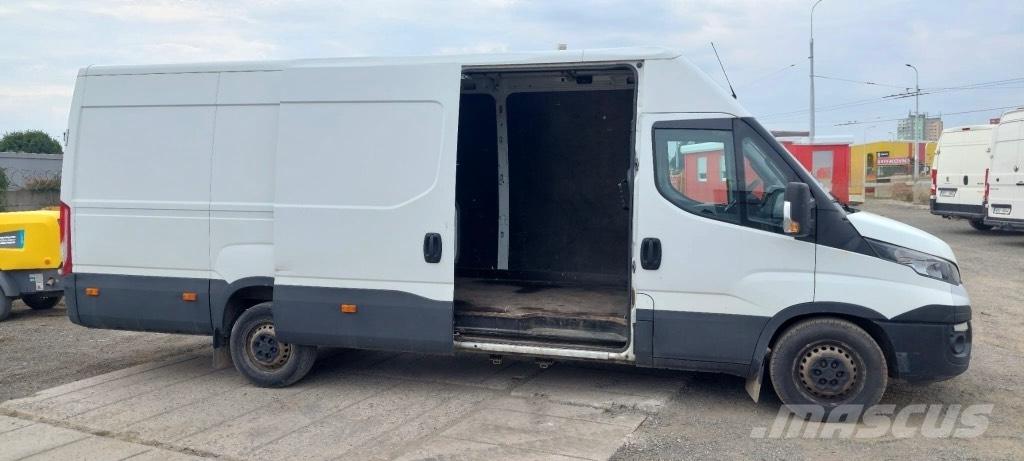 Iveco 35-180 Lätta skåpbilar