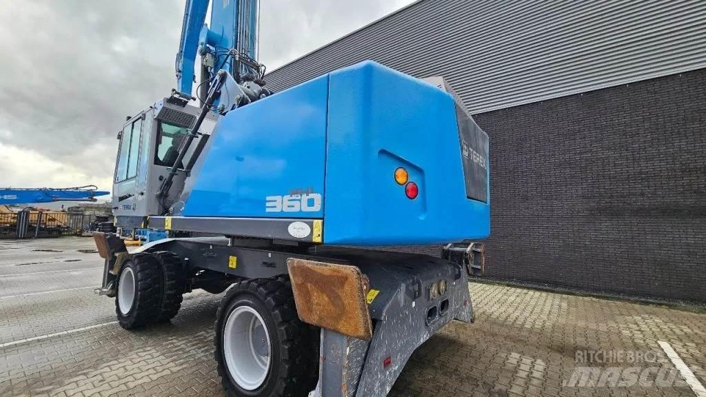 Fuchs MHL360 Avfalls / industri hantering