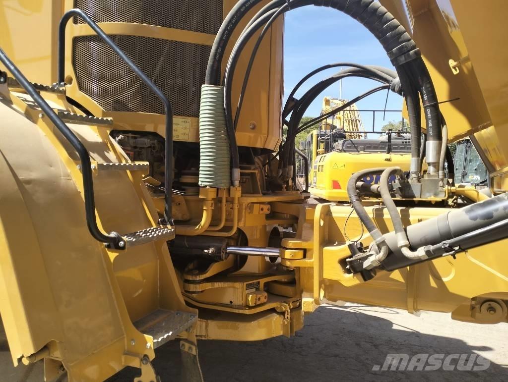 CAT 740 B Midjestyrd dumper