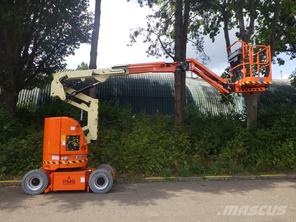 JLG E300AJP Bomliftar