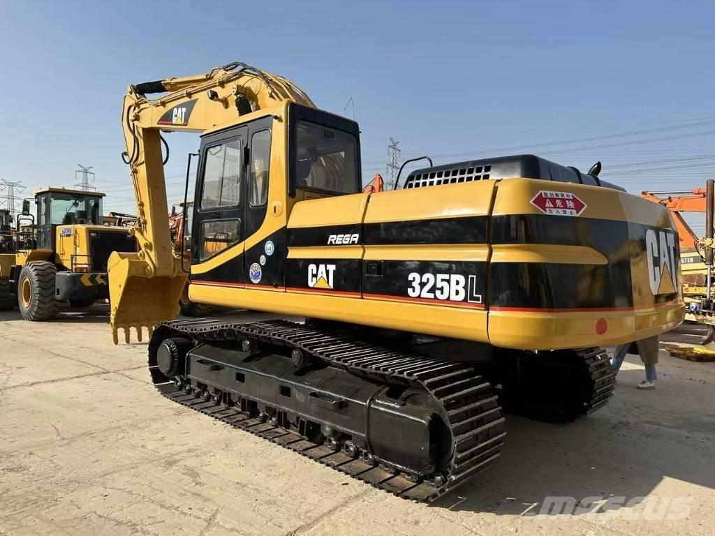 CAT 325 B L Bandgrävare