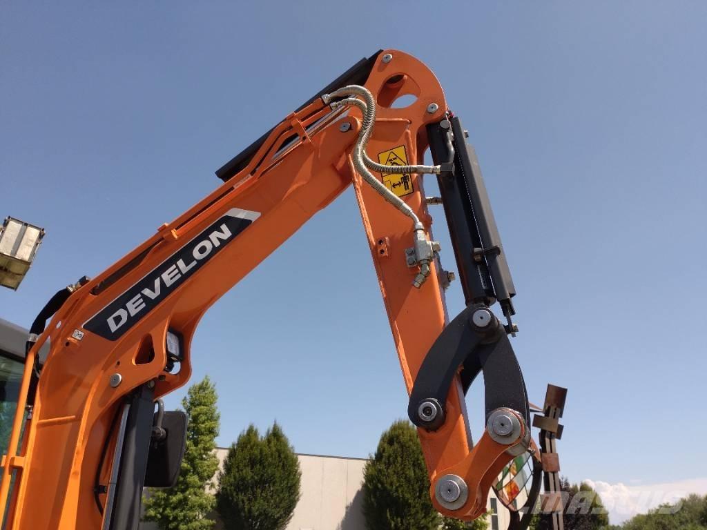 Develon DX 27 Z-7 Minigrävare < 7t
