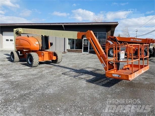 JLG 800 AJ Bomliftar