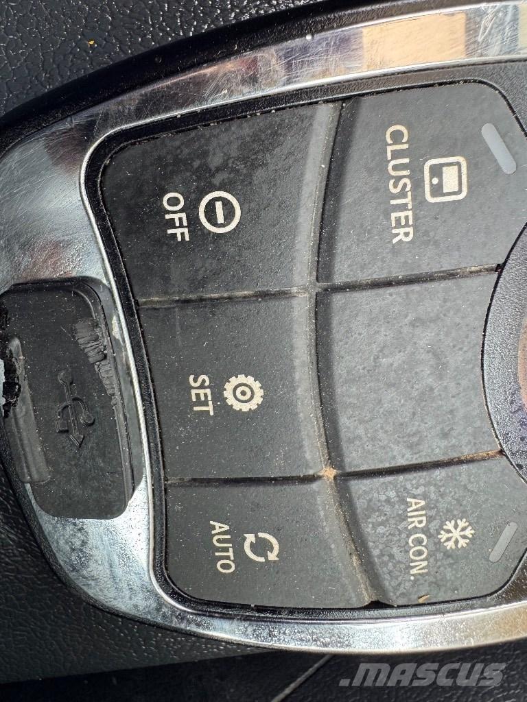 Hyundai HX140 LC Bandgrävare
