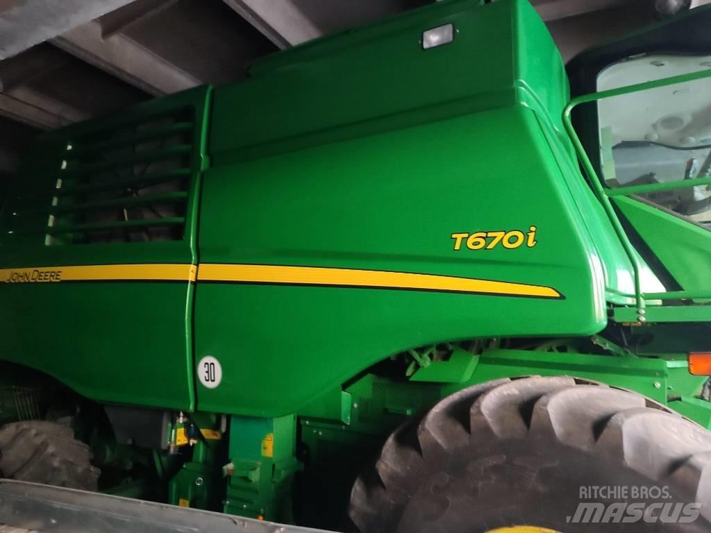 John Deere T 670 i Skördetröskor