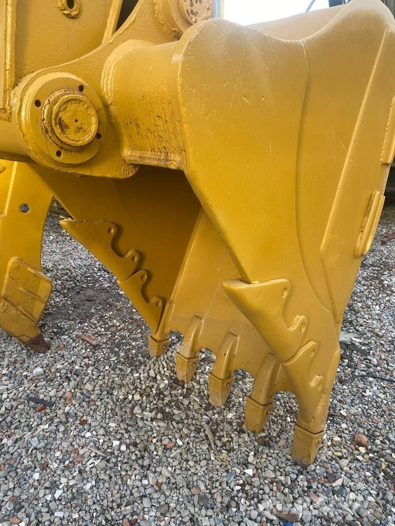 CAT 320 C L Bandgrävare