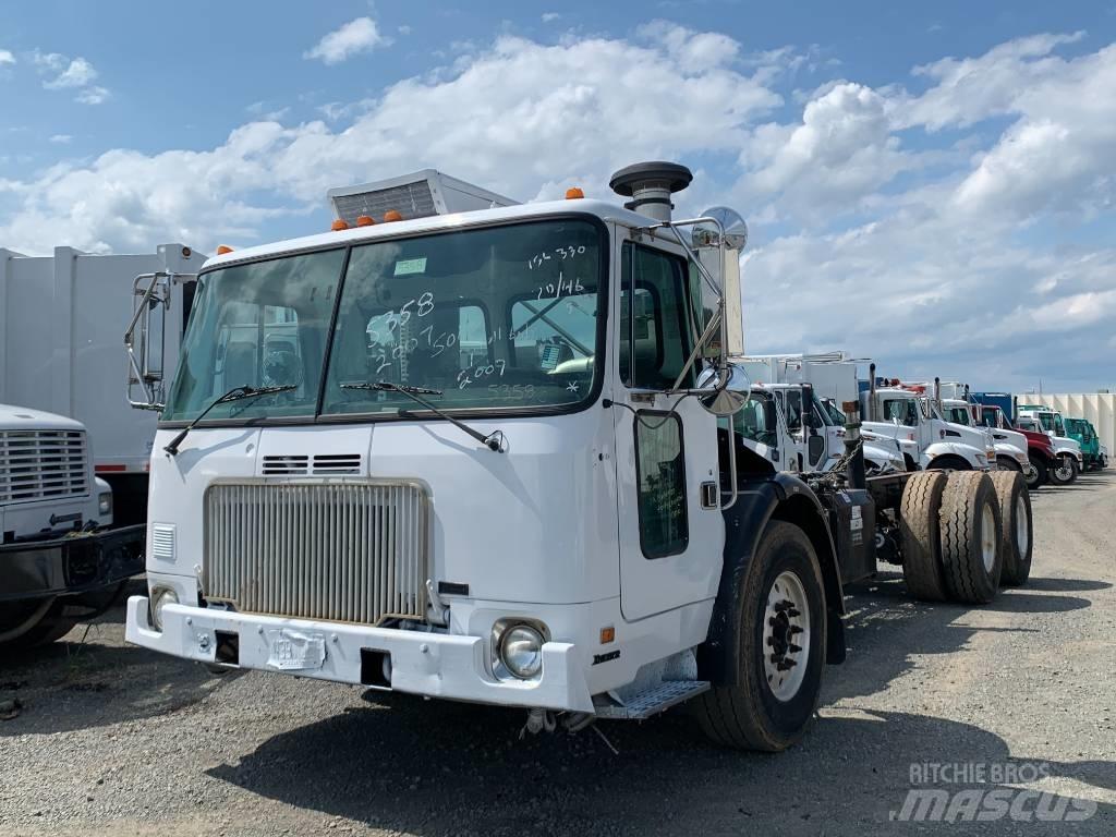 Autocar WX64 Chassier