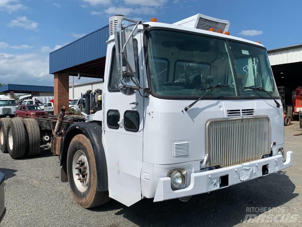 Autocar WX64 Chassier