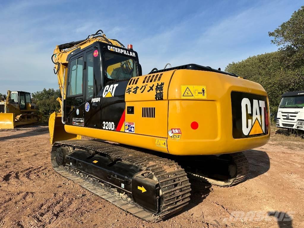 CAT 320 D L Bandgrävare