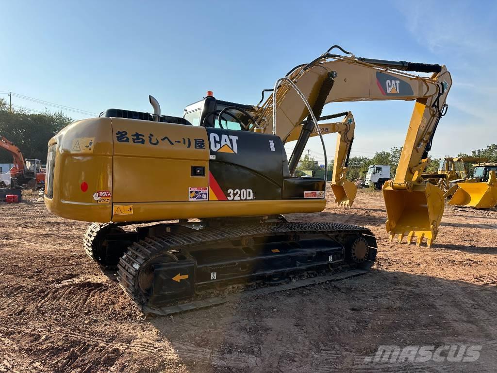 CAT 320 D L Bandgrävare