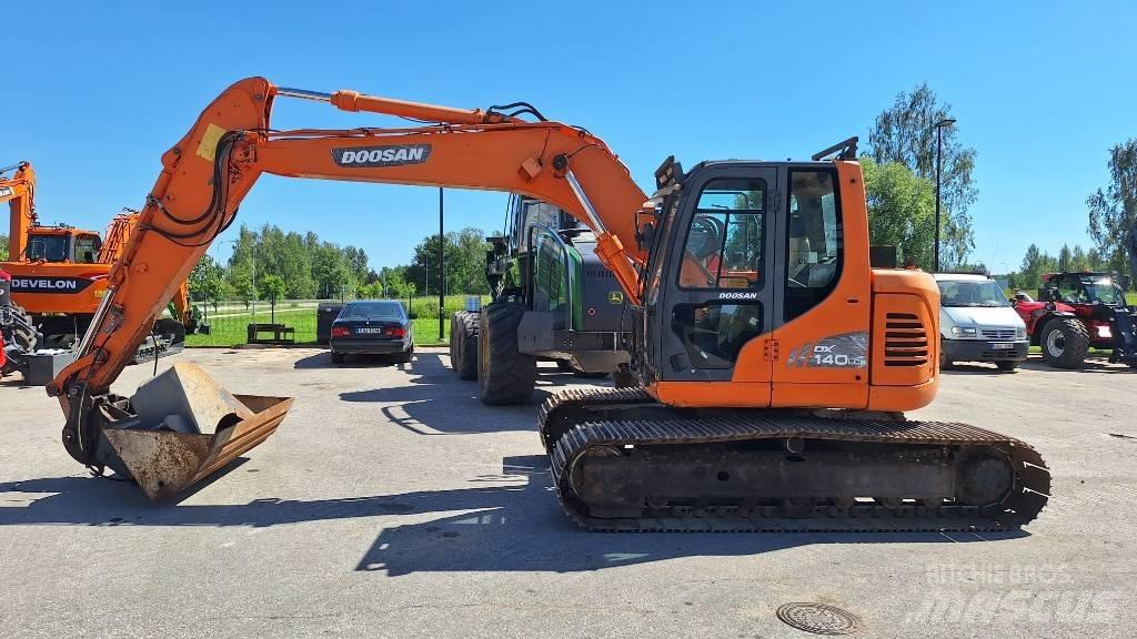 Doosan DX 140 LCR Bandgrävare