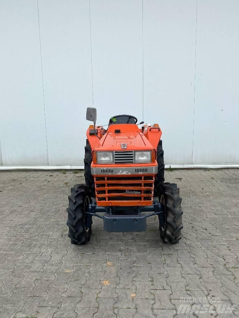 Kubota L1-225 Kompakttraktorer
