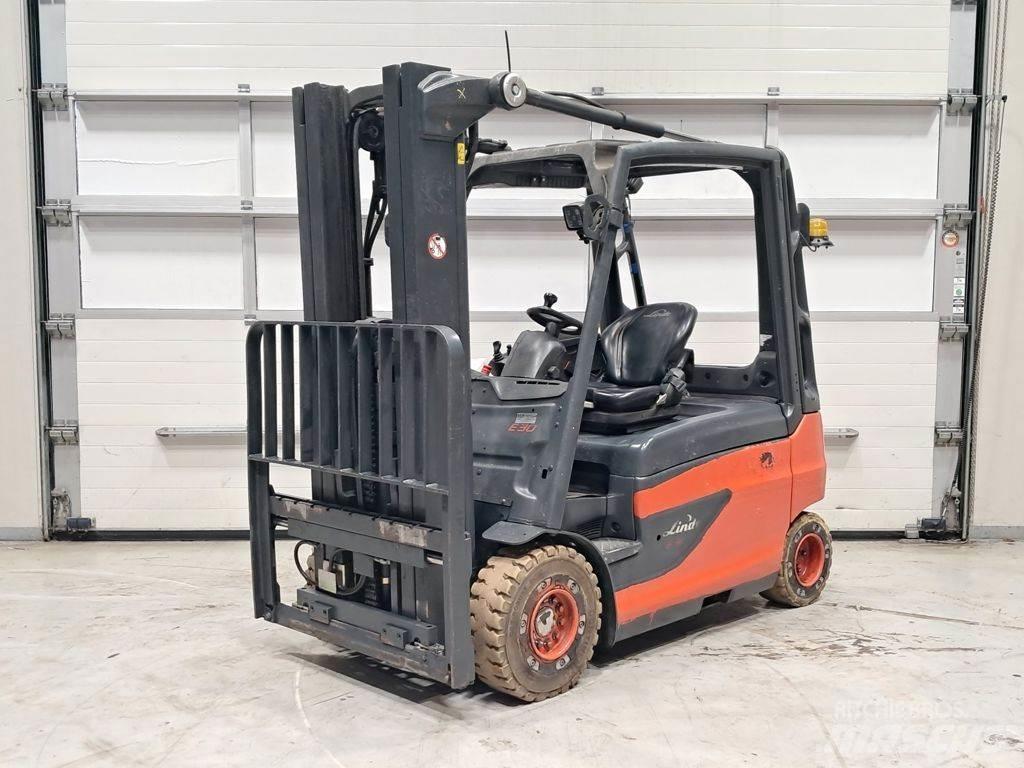 Linde E30L-01 Elmotviktstruckar