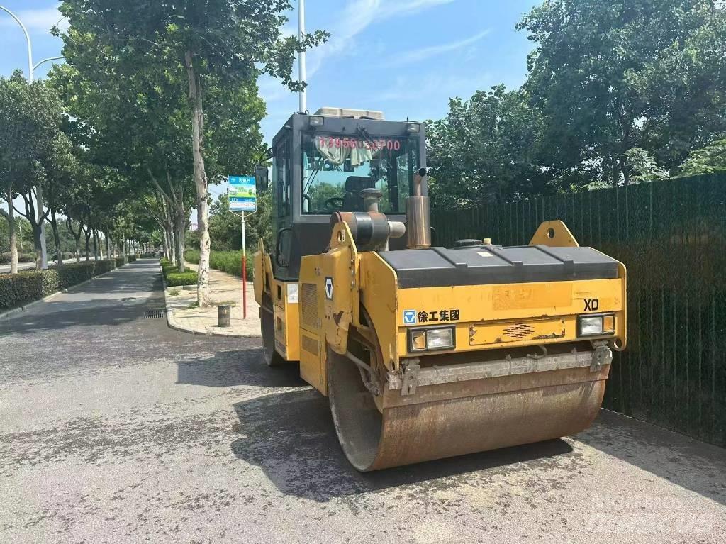 XCMG XD 82 Jordkompaktorer