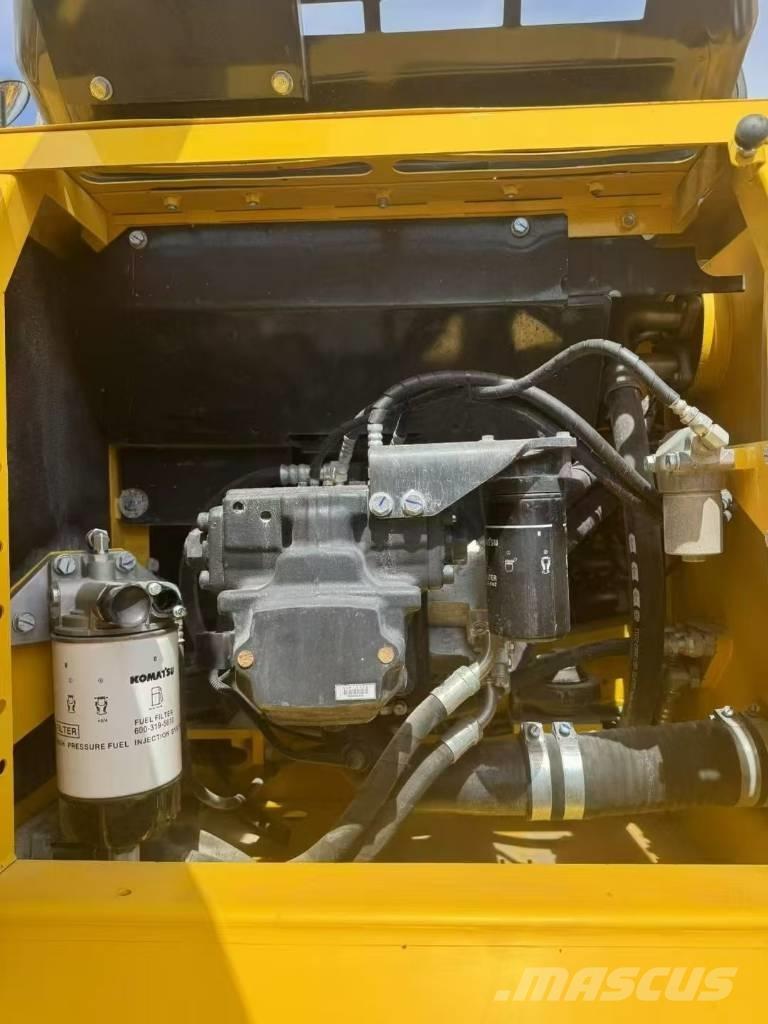 Komatsu 240LC-8 Bandgrävare
