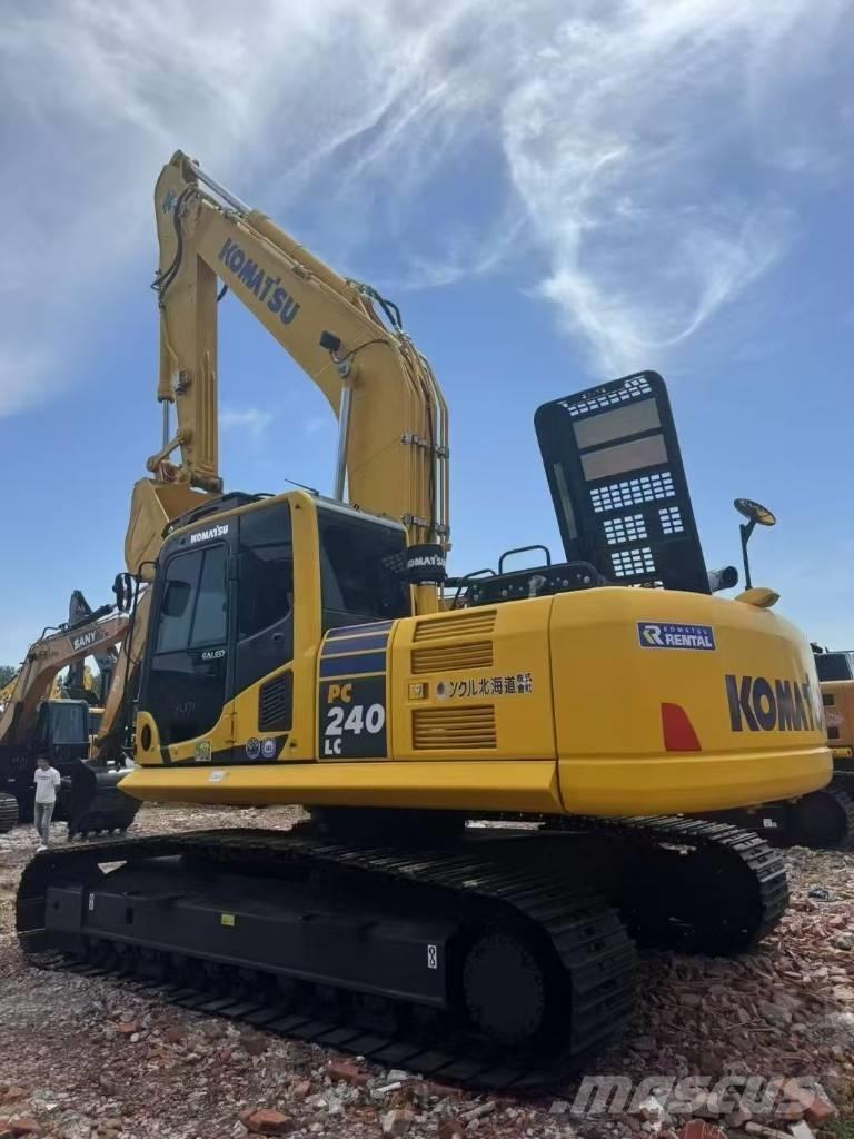 Komatsu 240LC-8 Bandgrävare