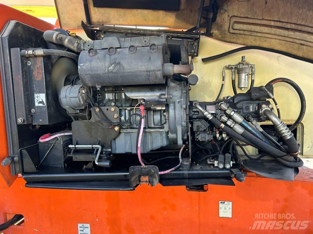 JLG 800 AJ Bomliftar