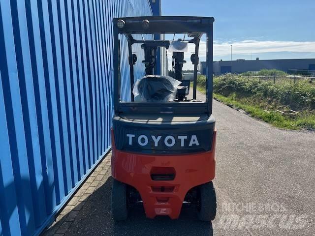 Toyota Traigo 80 Elmotviktstruckar