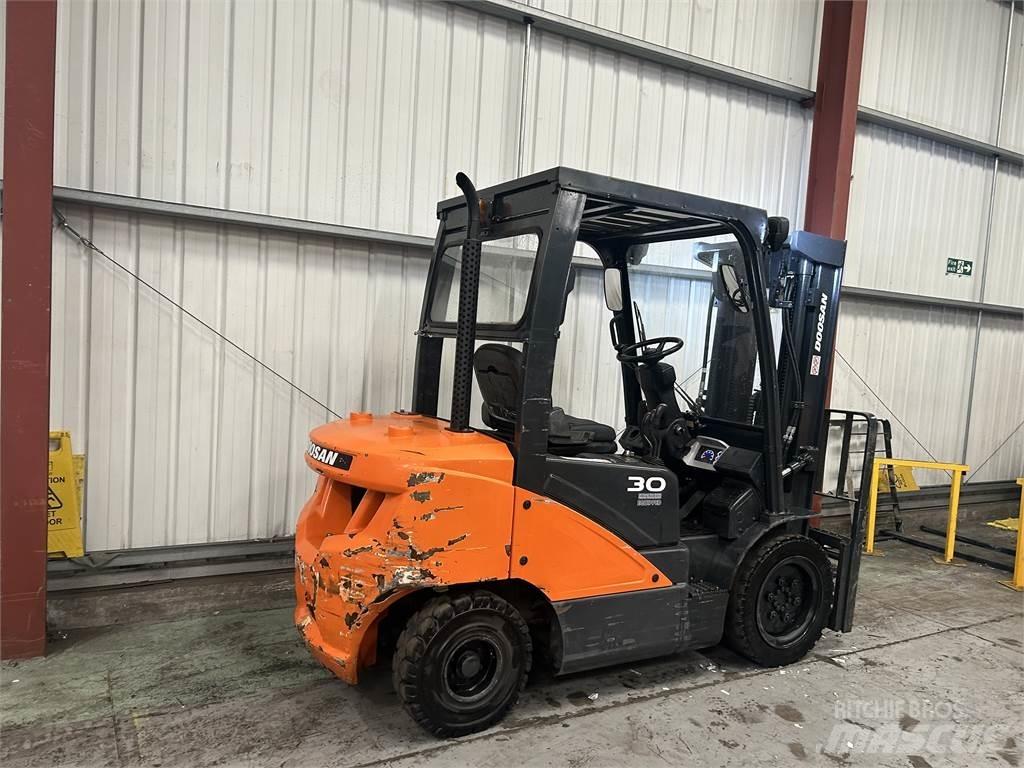 Doosan D30S-5 Dieselmotviktstruckar
