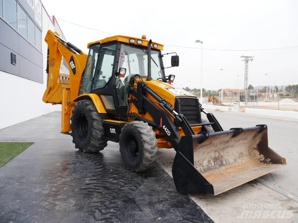 CAT 442 D Grävlastare
