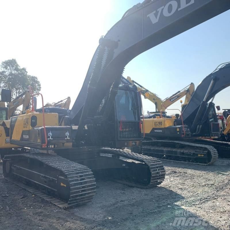 Volvo EC 240 Bandgrävare