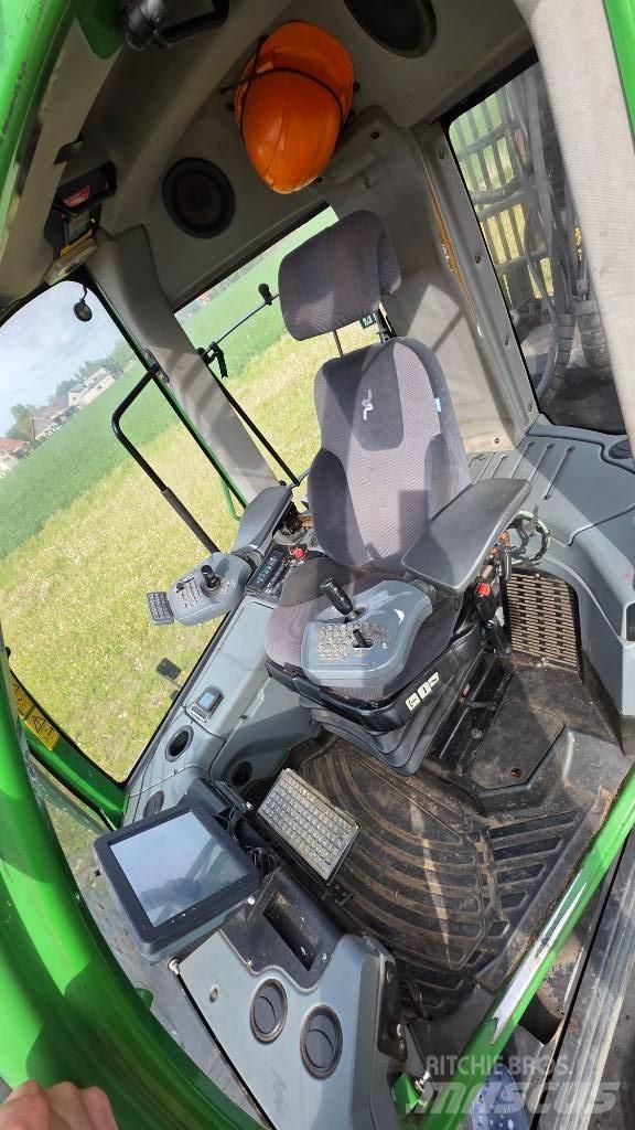 John Deere 1210 E Skotare