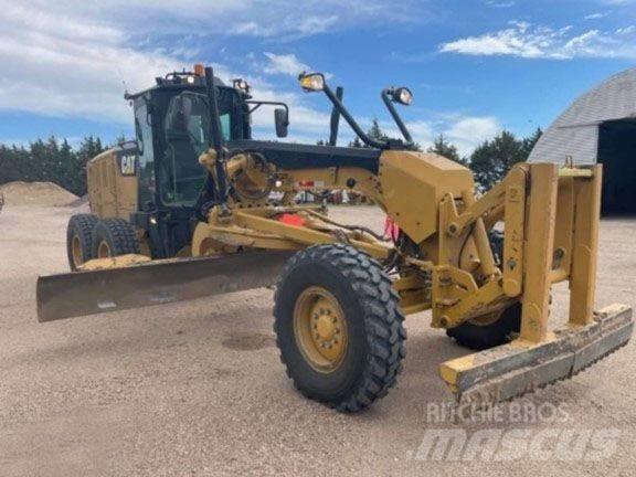 CAT 140 M 2 Väghyvlar