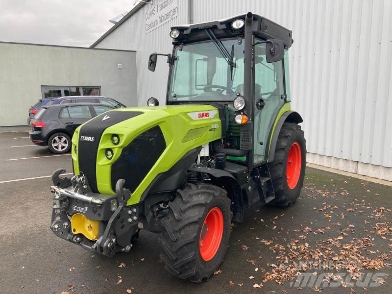 CLAAS NEXOS 240 M Traktorer