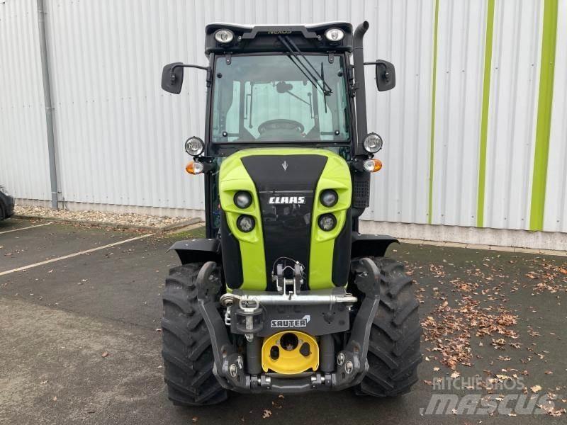 CLAAS NEXOS 240 M Traktorer