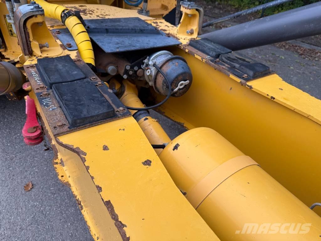 Volvo A25D Midjestyrd dumper