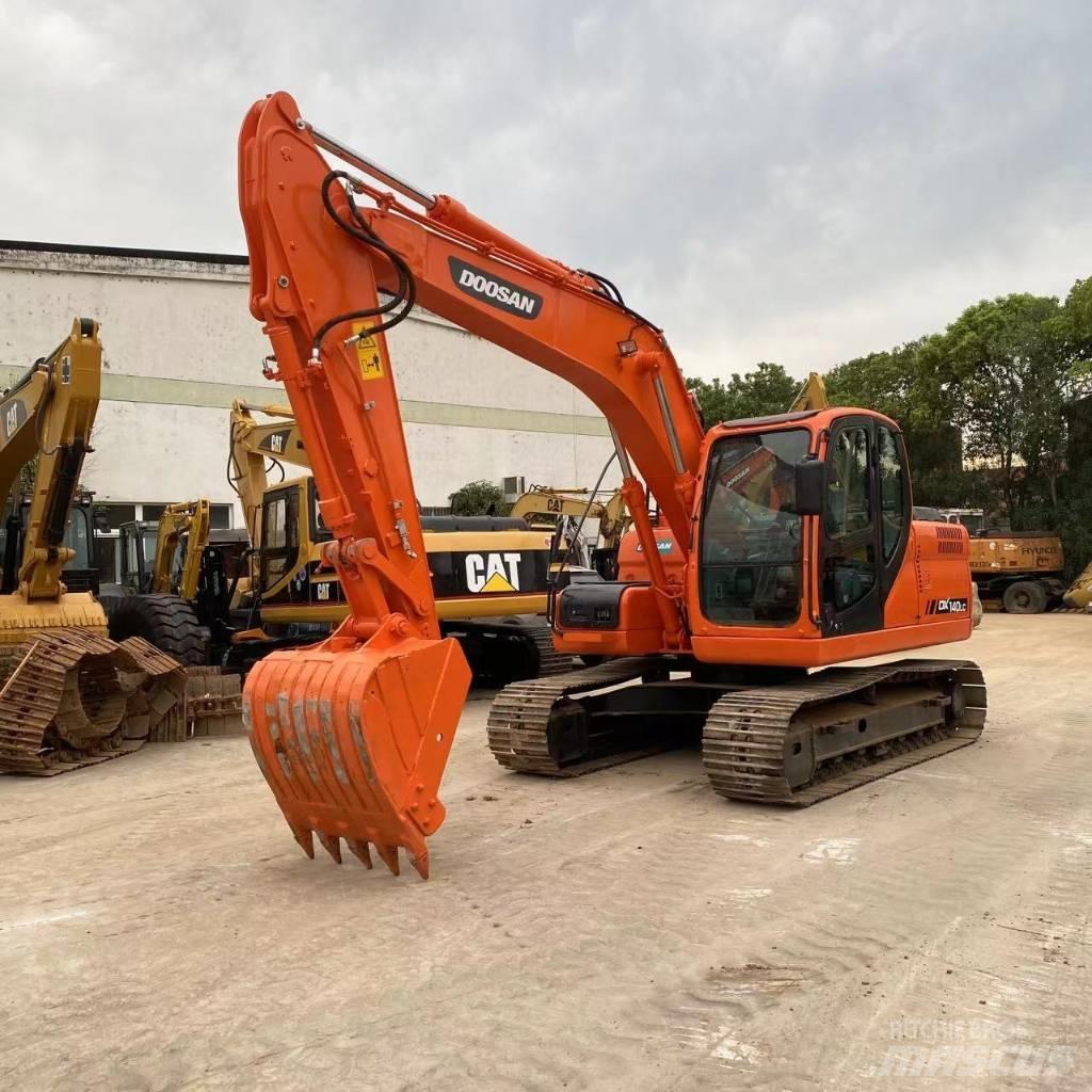 Doosan DX 140 LC Bandgrävare