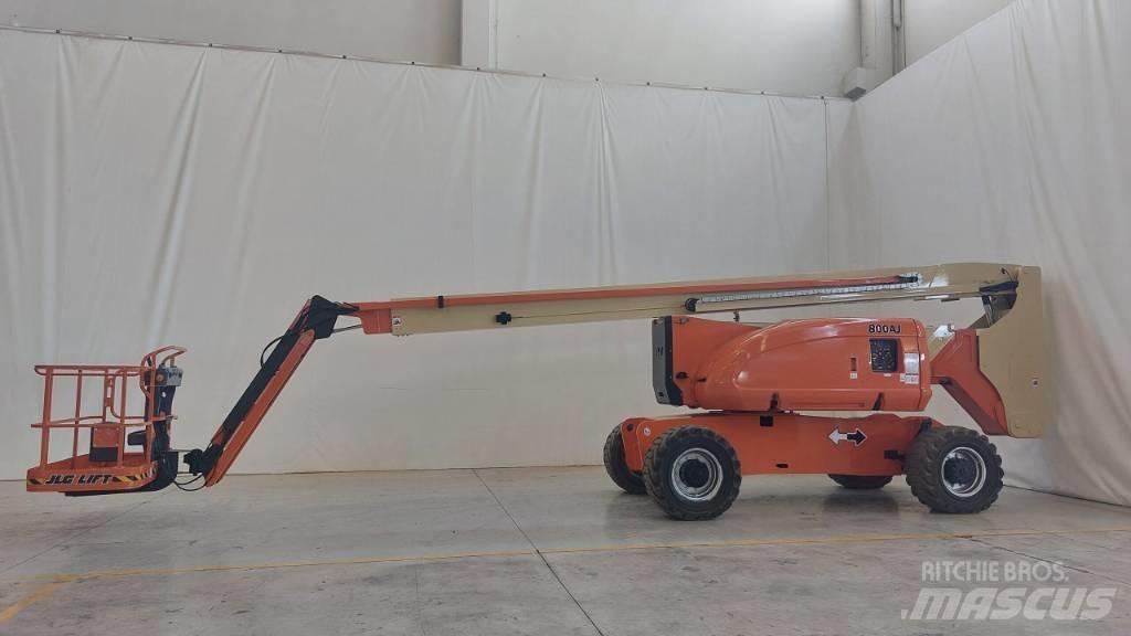 JLG 800 AJ Bomliftar