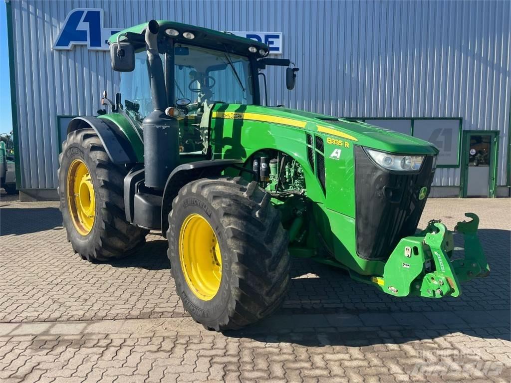 John Deere 8335R Traktorer